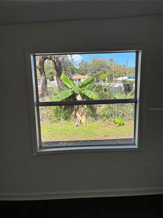 For Rent: $1,295 (2 beds, 1 baths, 864 Square Feet)