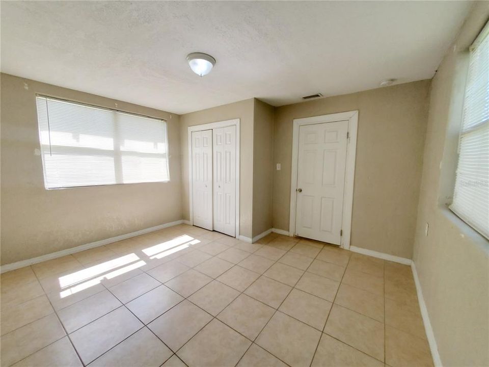 В аренду: $1,995 (3 спален, 1 ванн, 1226 Квадратных фут)