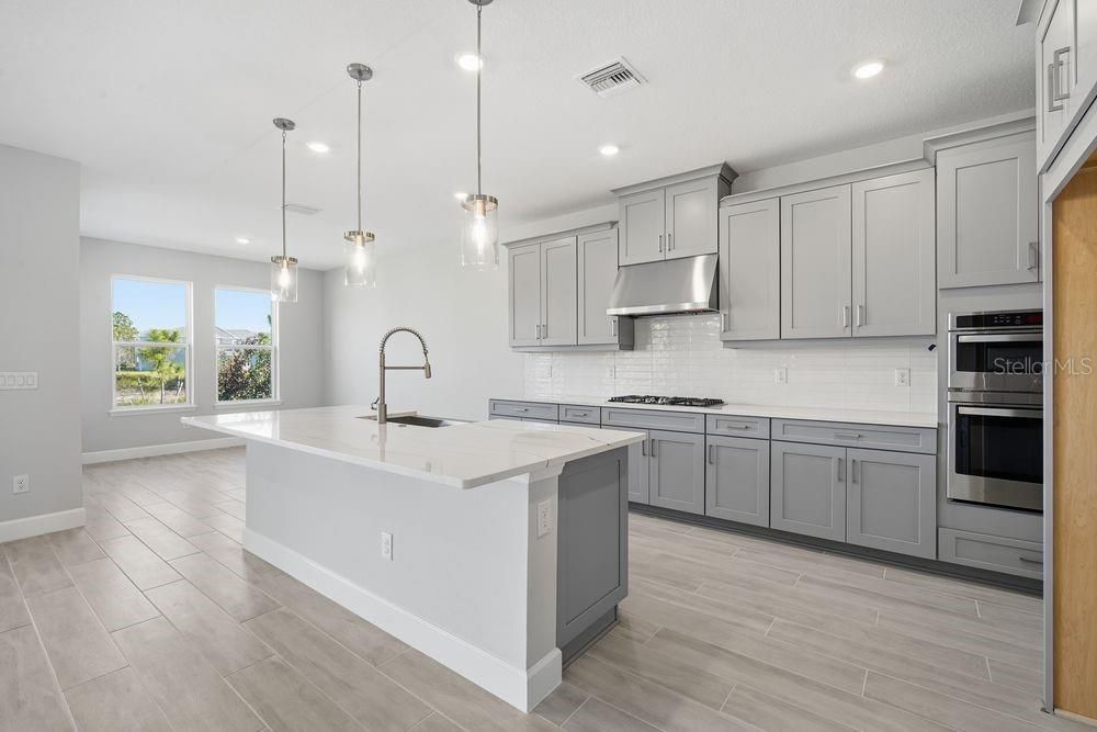 待售: $779,999 (5 贝兹, 4 浴室, 3835 平方英尺)