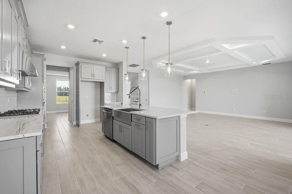 待售: $779,999 (5 贝兹, 4 浴室, 3835 平方英尺)