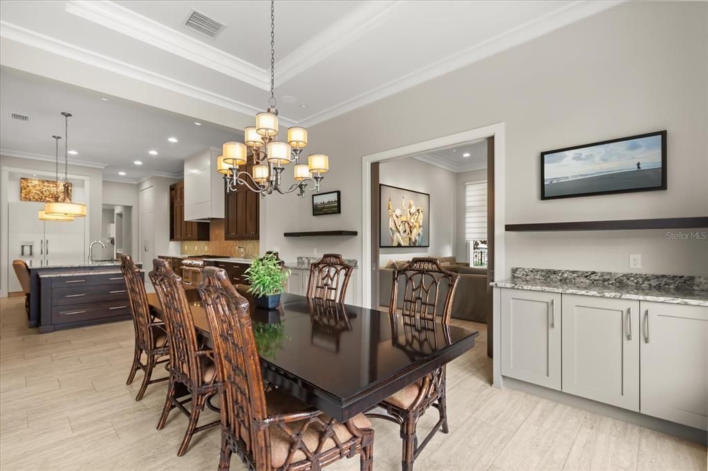 На продажу: $3,900,000 (5 спален, 4 ванн, 4387 Квадратных фут)