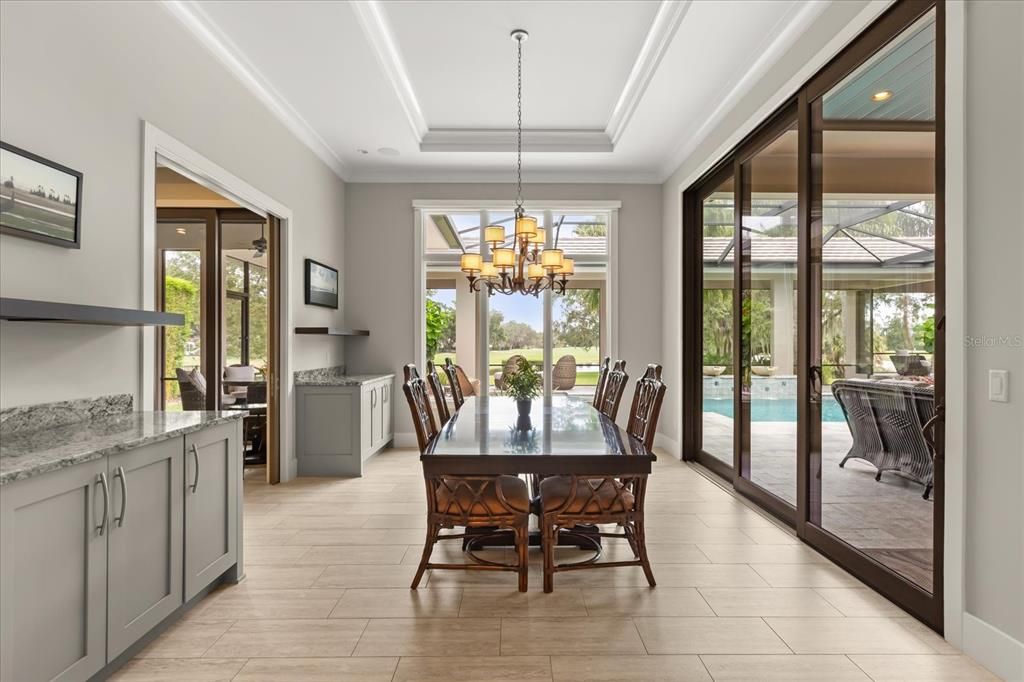 На продажу: $3,900,000 (5 спален, 4 ванн, 4387 Квадратных фут)