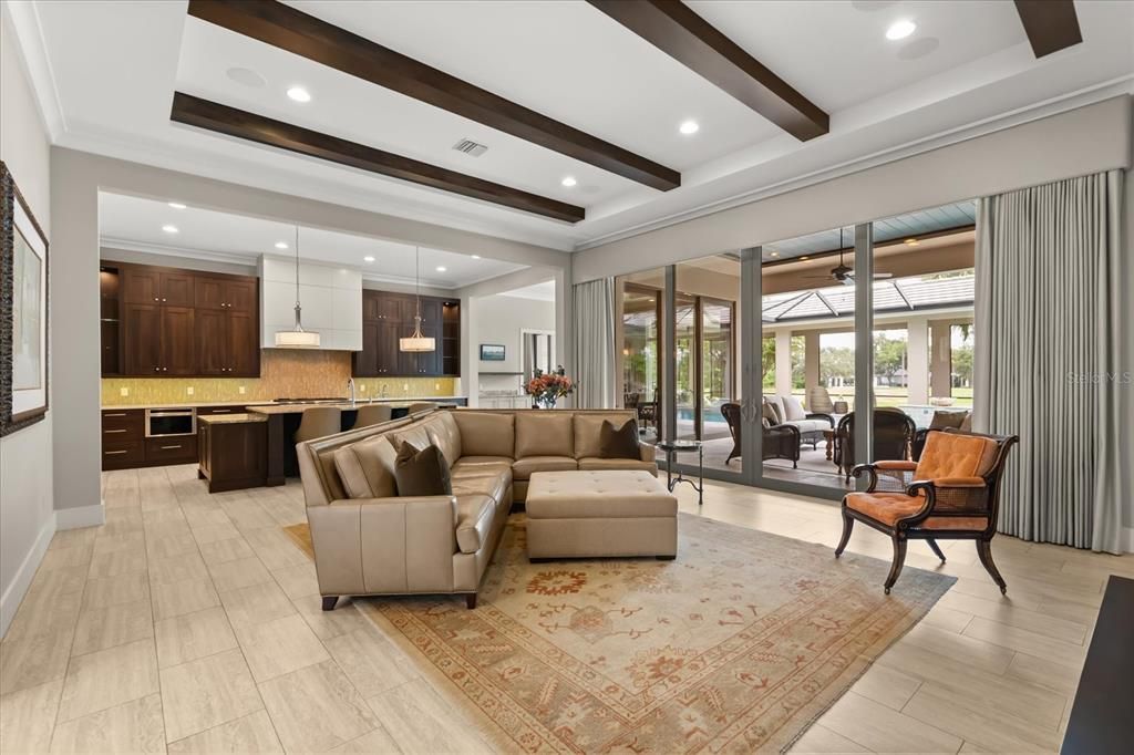 На продажу: $3,900,000 (5 спален, 4 ванн, 4387 Квадратных фут)