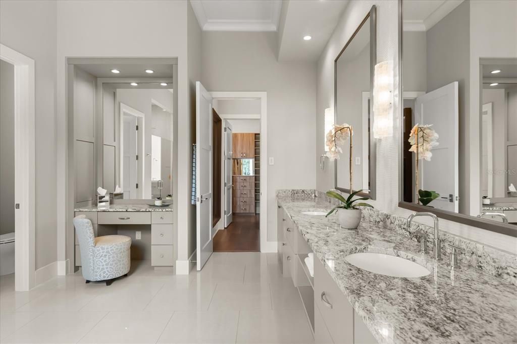 На продажу: $3,900,000 (5 спален, 4 ванн, 4387 Квадратных фут)