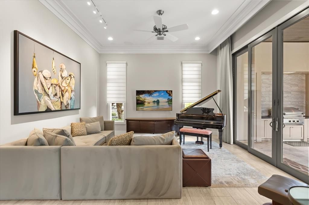 На продажу: $3,900,000 (5 спален, 4 ванн, 4387 Квадратных фут)