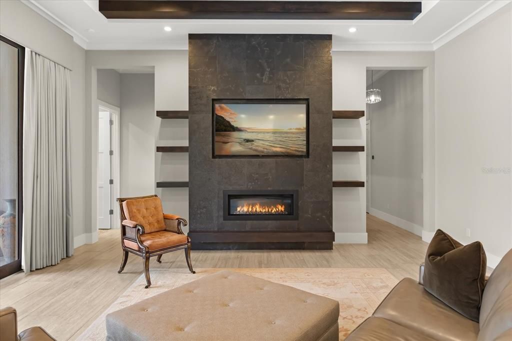 На продажу: $3,900,000 (5 спален, 4 ванн, 4387 Квадратных фут)