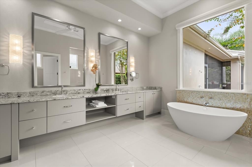 На продажу: $3,900,000 (5 спален, 4 ванн, 4387 Квадратных фут)