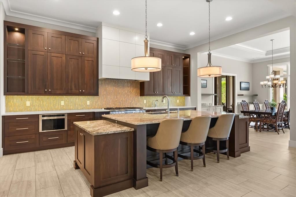 На продажу: $3,900,000 (5 спален, 4 ванн, 4387 Квадратных фут)