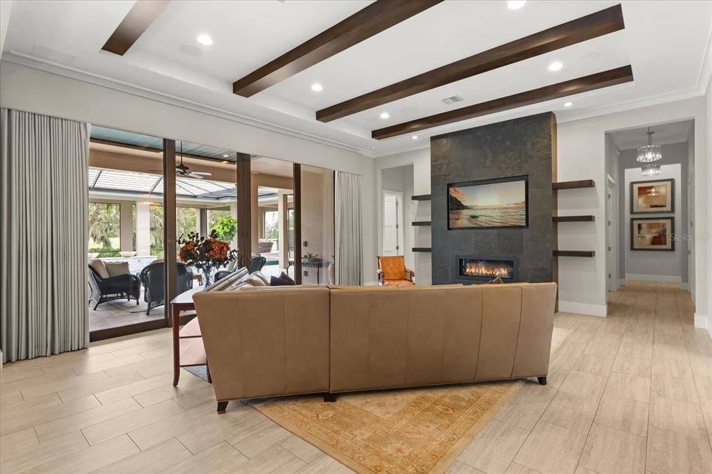 На продажу: $3,900,000 (5 спален, 4 ванн, 4387 Квадратных фут)