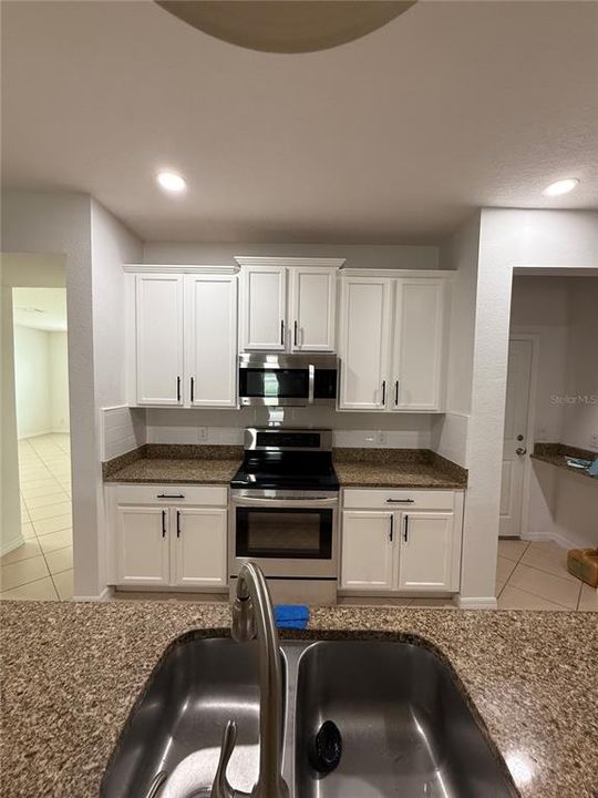 En Venta: $498,900 (4 camas, 2 baños, 2518 Pies cuadrados)