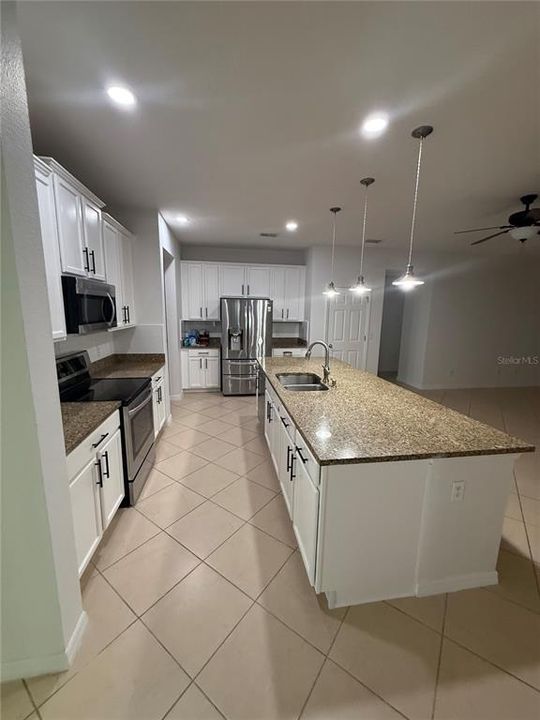 En Venta: $498,900 (4 camas, 2 baños, 2518 Pies cuadrados)