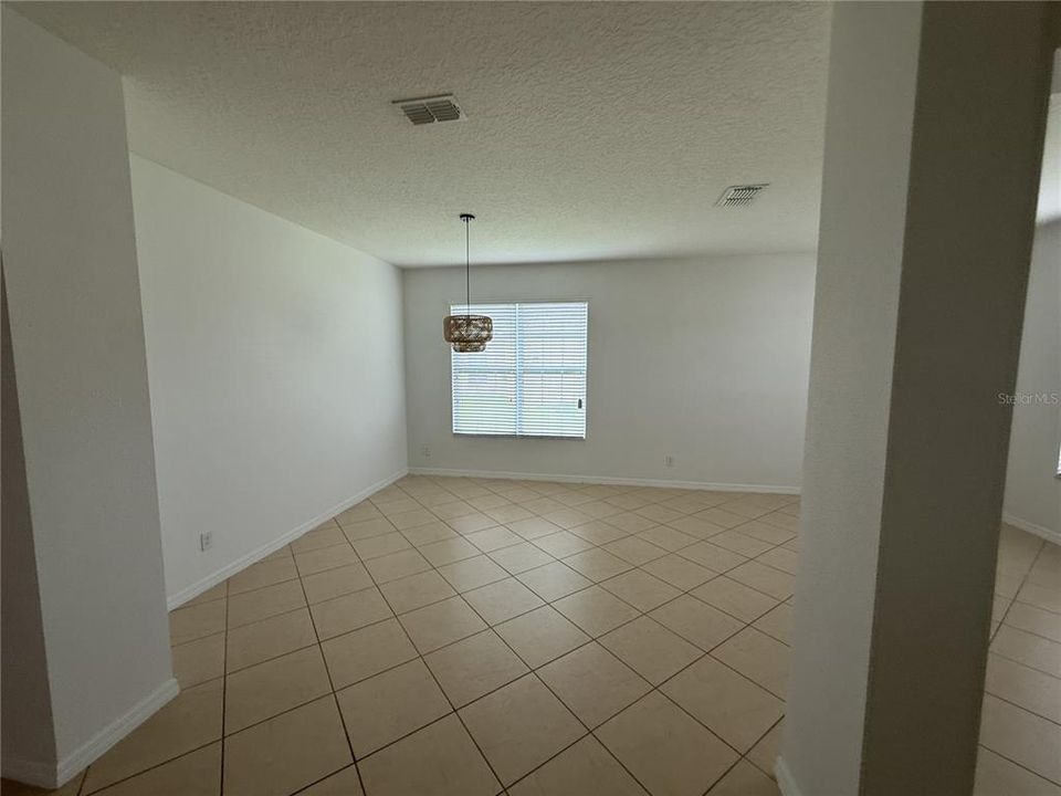 En Venta: $498,900 (4 camas, 2 baños, 2518 Pies cuadrados)