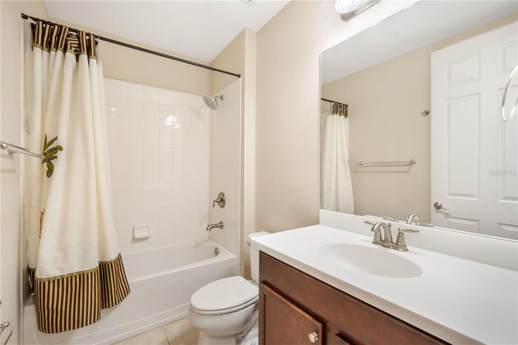 В аренду: $2,395 (3 спален, 2 ванн, 1588 Квадратных фут)