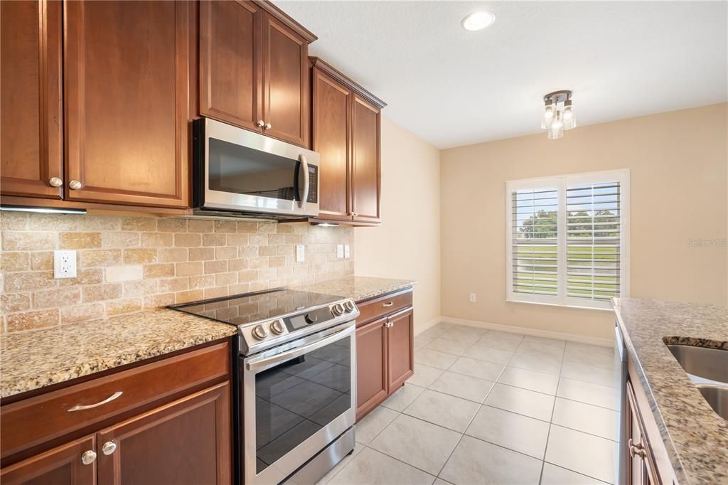 В аренду: $2,395 (3 спален, 2 ванн, 1588 Квадратных фут)