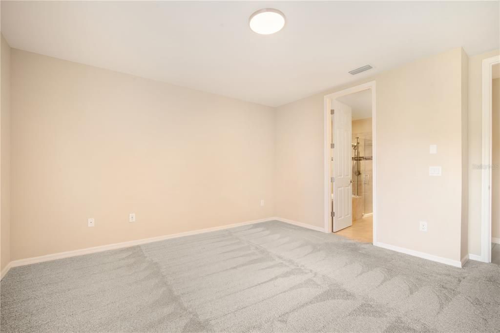 В аренду: $2,395 (3 спален, 2 ванн, 1588 Квадратных фут)