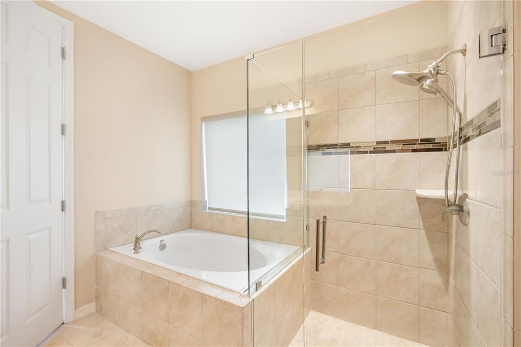 В аренду: $2,395 (3 спален, 2 ванн, 1588 Квадратных фут)