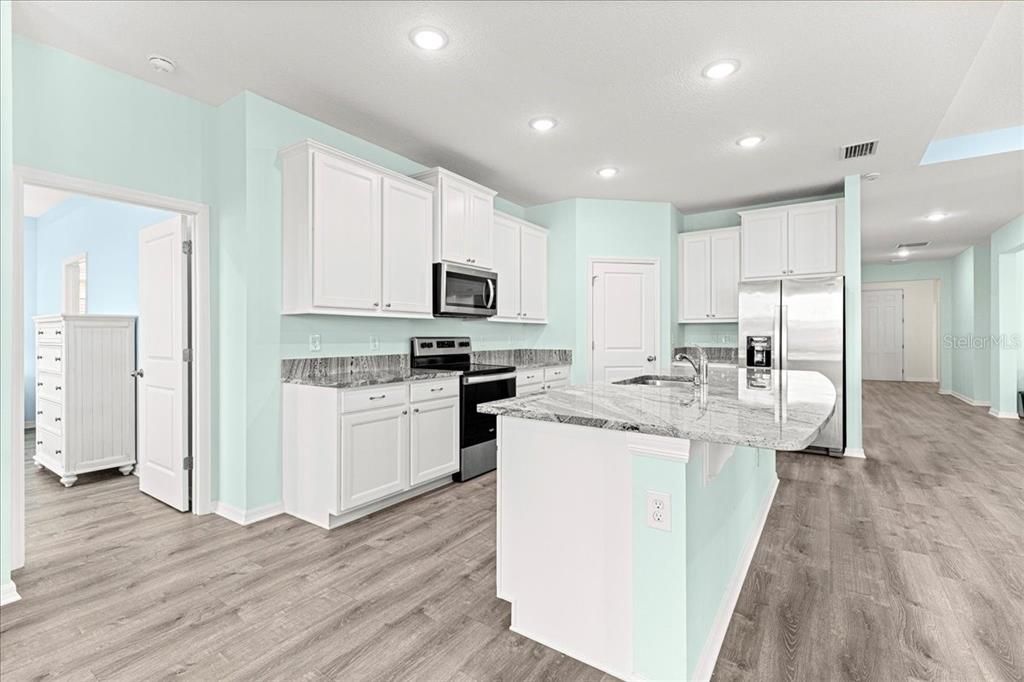 For Sale: $439,000 (4 beds, 3 baths, 2835 Square Feet)