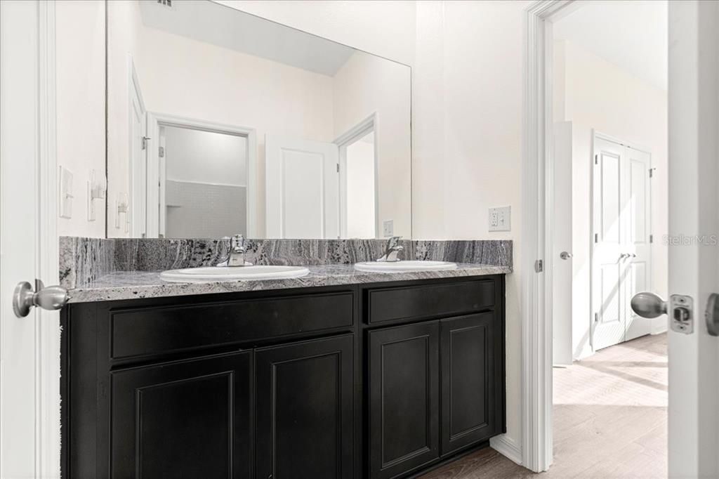 For Sale: $439,000 (4 beds, 3 baths, 2835 Square Feet)