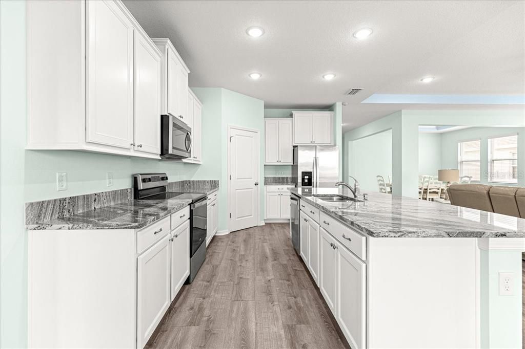 For Sale: $439,000 (4 beds, 3 baths, 2835 Square Feet)