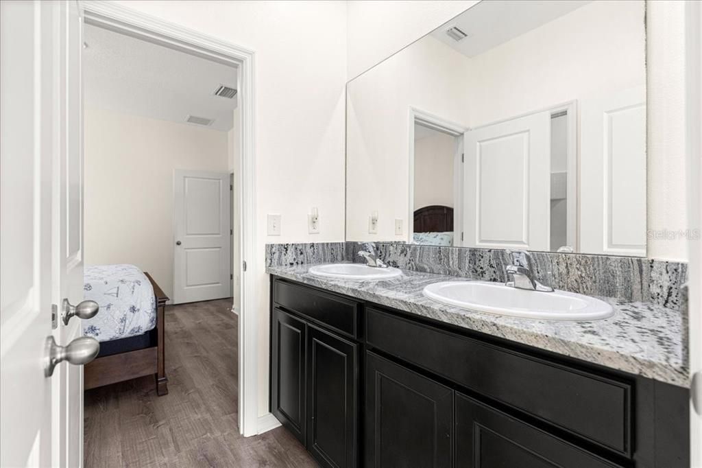 For Sale: $439,000 (4 beds, 3 baths, 2835 Square Feet)