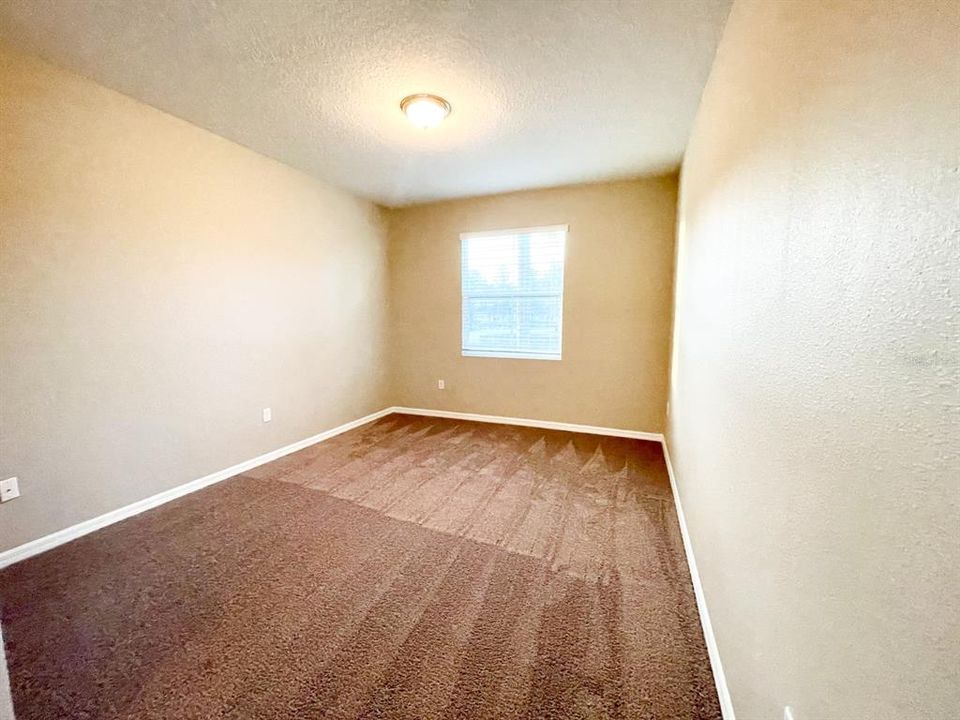 出租: $2,100 (3 贝兹, 2 浴室, 2048 平方英尺)