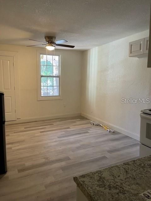 For Rent: $1,395 (2 beds, 1 baths, 700 Square Feet)