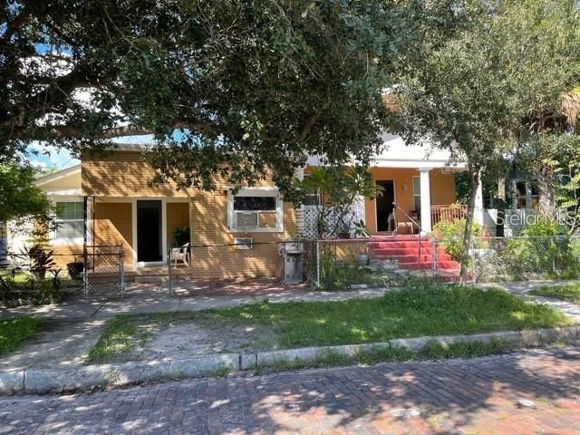 For Rent: $1,395 (2 beds, 1 baths, 700 Square Feet)