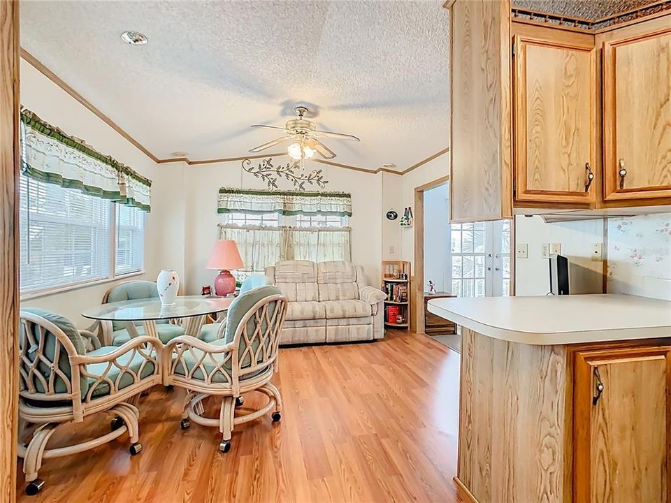 На продажу: $99,500 (1 спален, 1 ванн, 625 Квадратных фут)