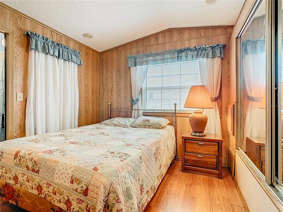 На продажу: $99,500 (1 спален, 1 ванн, 625 Квадратных фут)