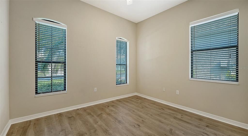 En Renta: $2,975 (3 camas, 2 baños, 2073 Pies cuadrados)