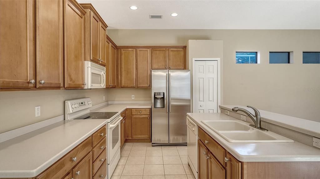 En Renta: $2,975 (3 camas, 2 baños, 2073 Pies cuadrados)