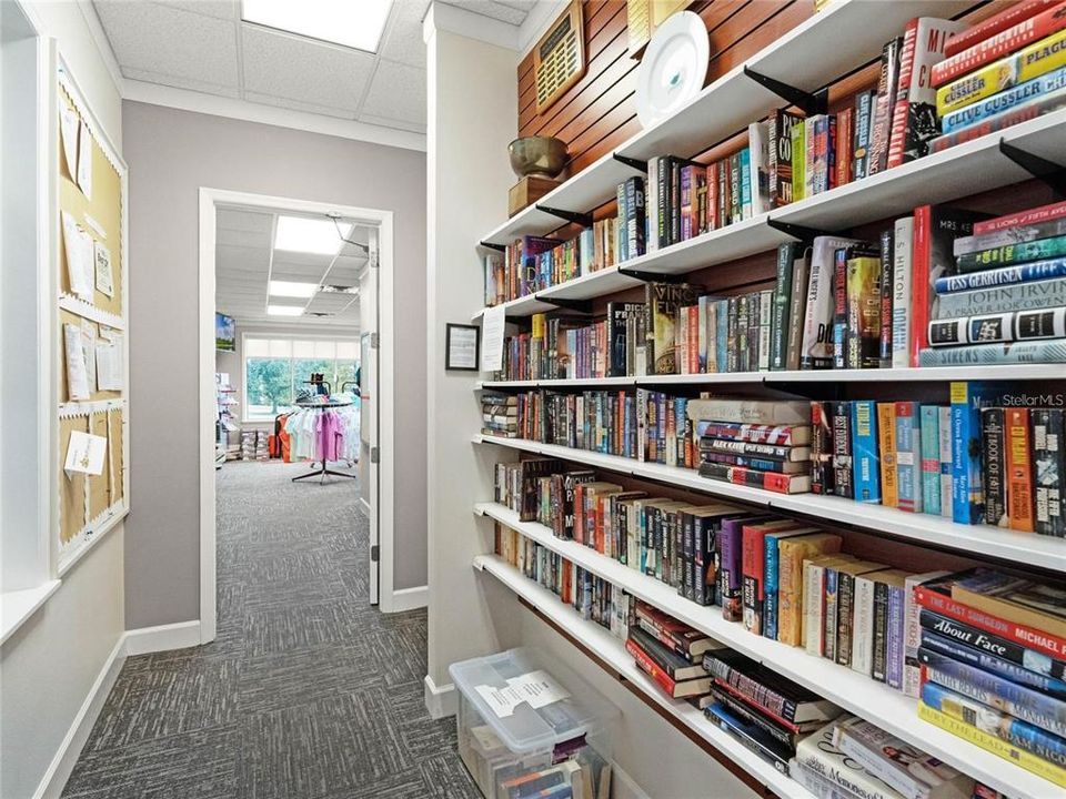 На продажу: $239,500 (2 спален, 2 ванн, 1232 Квадратных фут)