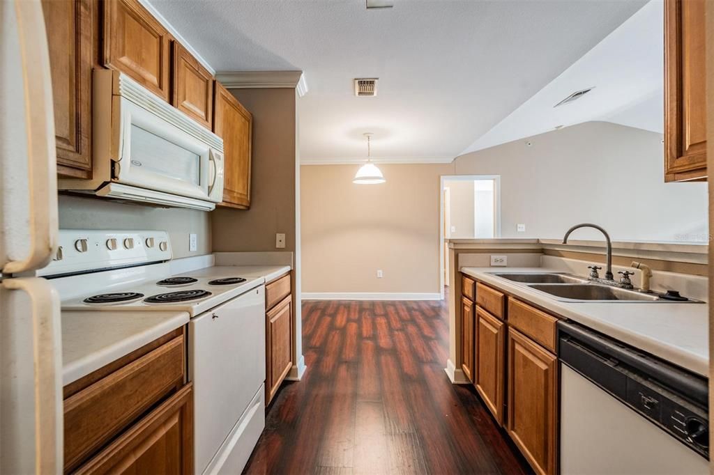 Active With Contract: $150,000 (2 beds, 2 baths, 1133 Square Feet)