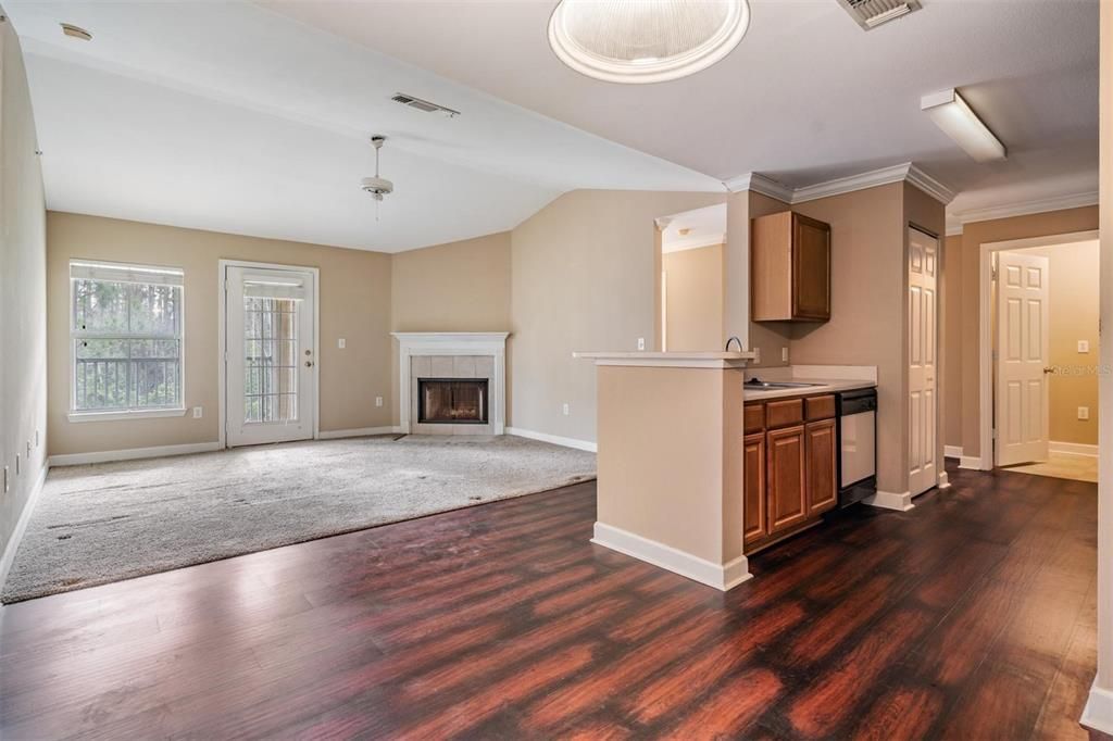 Active With Contract: $150,000 (2 beds, 2 baths, 1133 Square Feet)