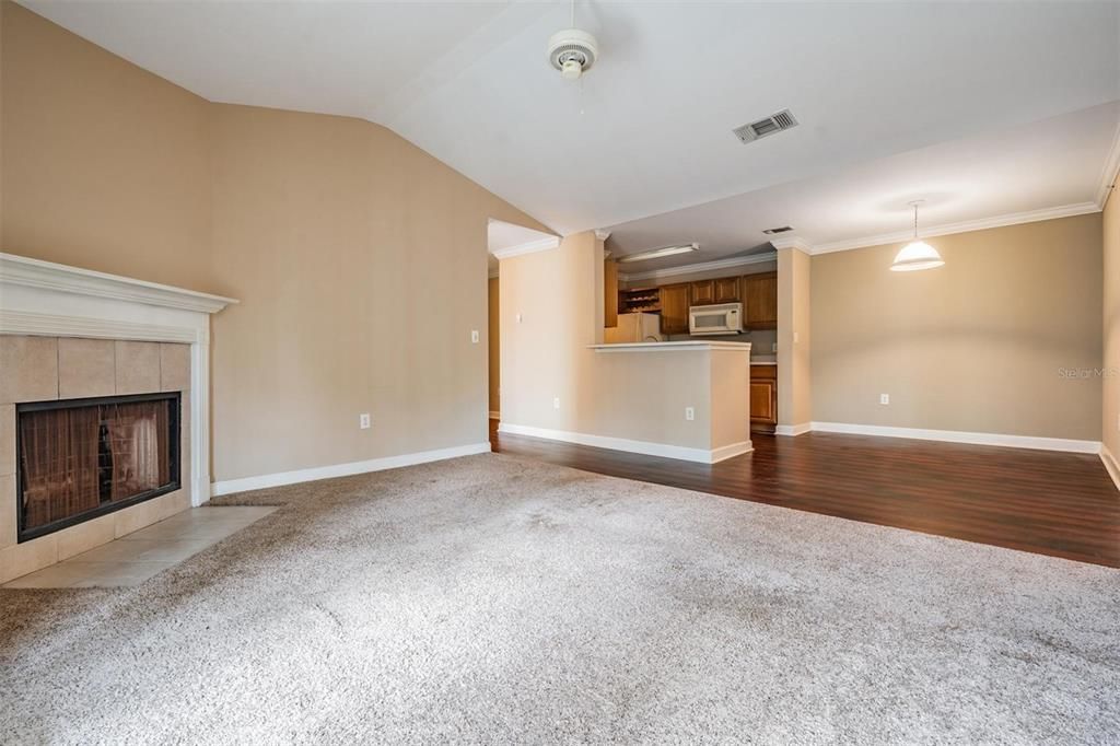 Active With Contract: $150,000 (2 beds, 2 baths, 1133 Square Feet)