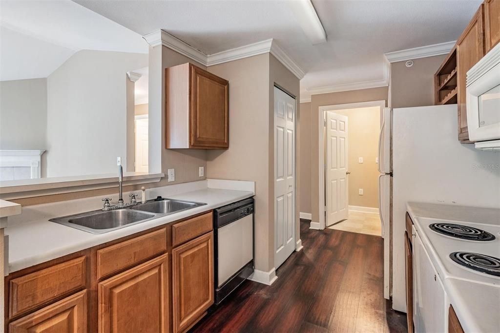 Active With Contract: $150,000 (2 beds, 2 baths, 1133 Square Feet)