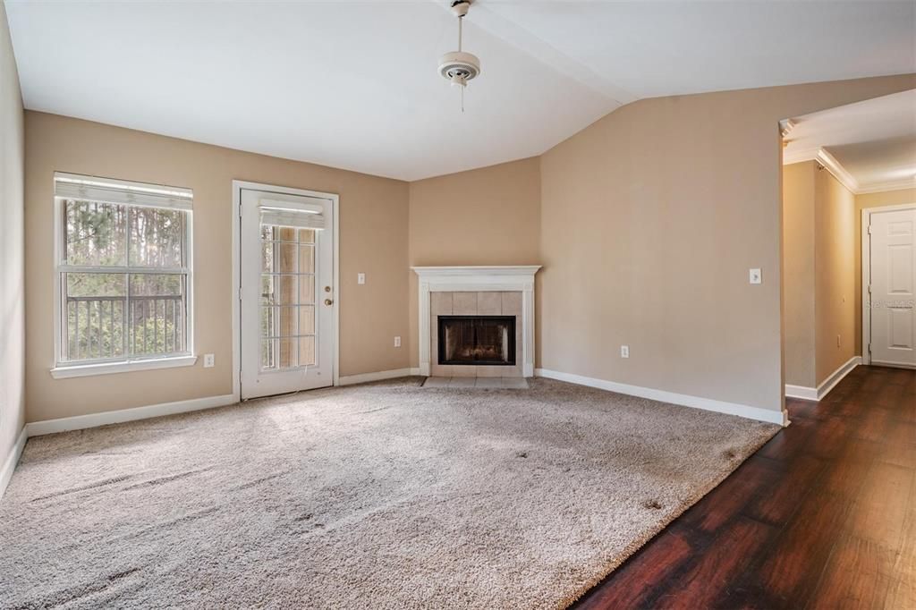 Active With Contract: $150,000 (2 beds, 2 baths, 1133 Square Feet)