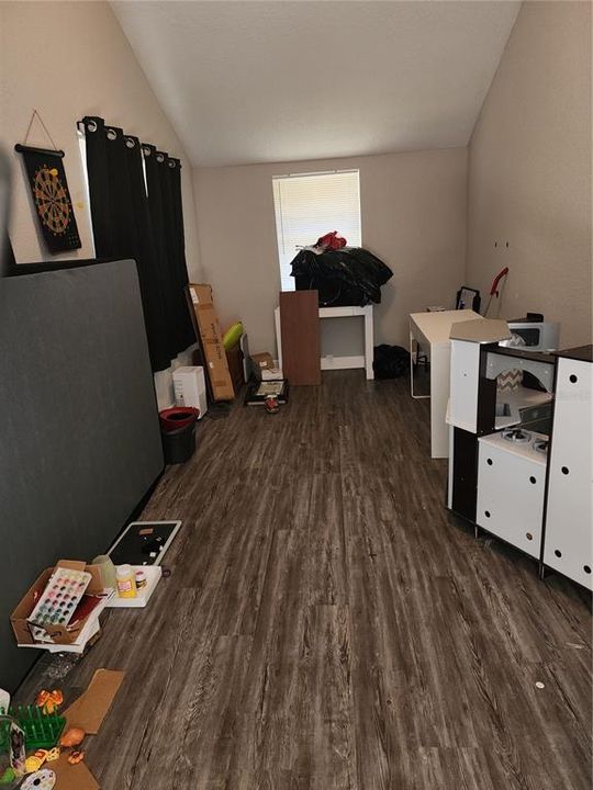 For Sale: $220,000 (3 beds, 2 baths, 1228 Square Feet)