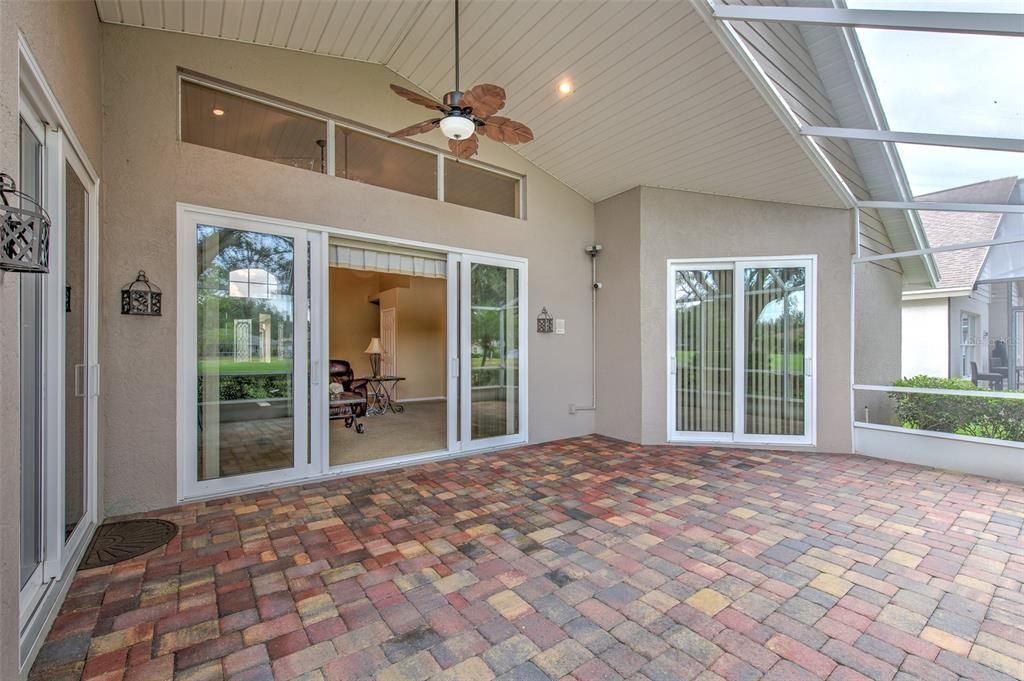 Activo con contrato: $417,500 (4 camas, 2 baños, 1986 Pies cuadrados)