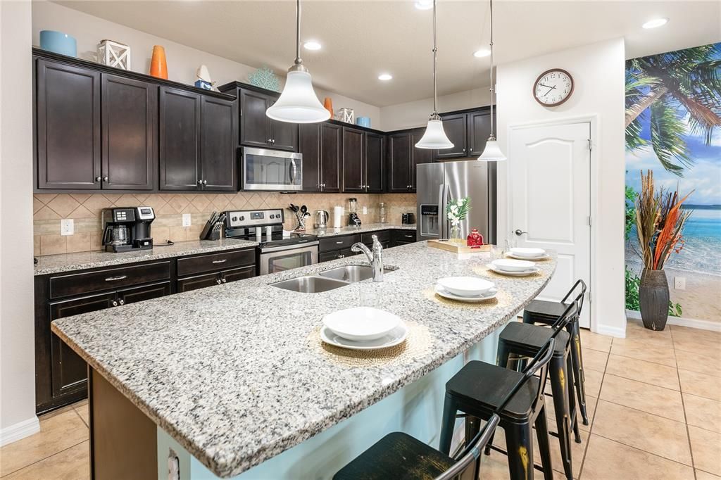 На продажу: $459,999 (5 спален, 4 ванн, 2263 Квадратных фут)