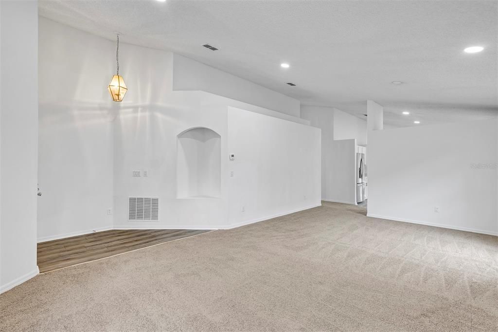 На продажу: $420,000 (4 спален, 2 ванн, 1948 Квадратных фут)