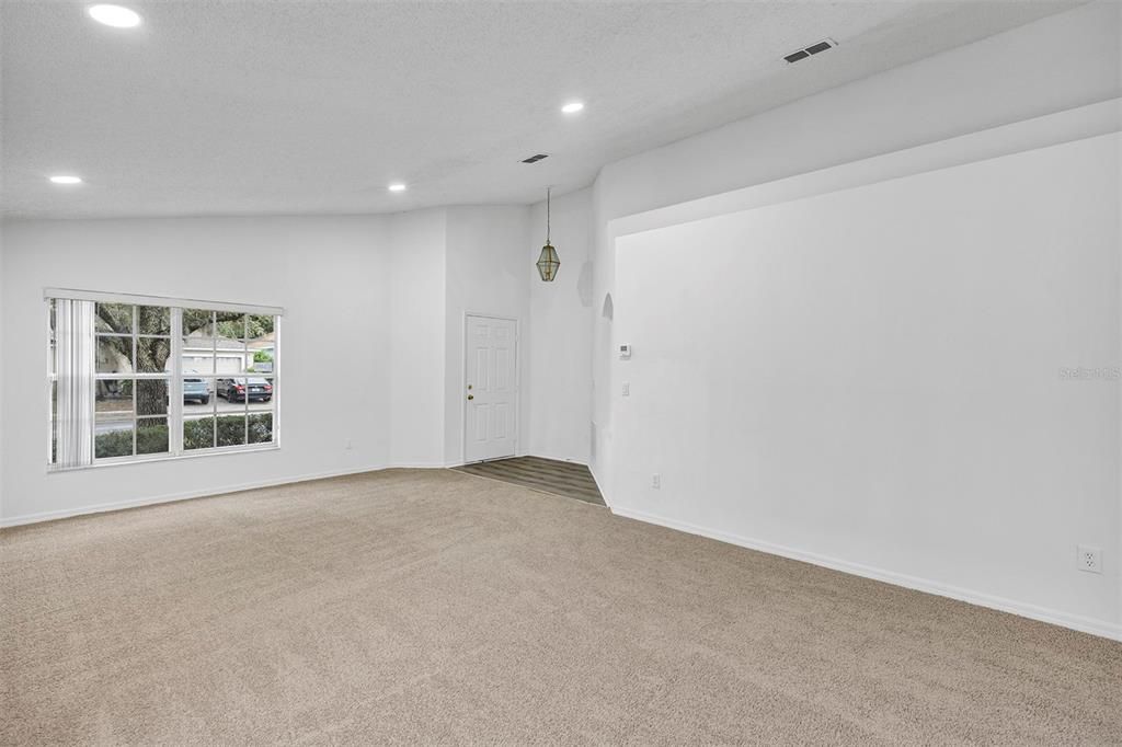 На продажу: $420,000 (4 спален, 2 ванн, 1948 Квадратных фут)