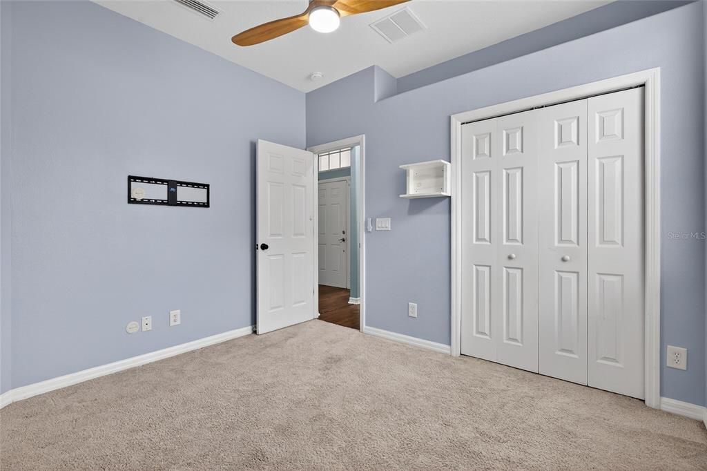 For Sale: $399,000 (3 beds, 2 baths, 1717 Square Feet)