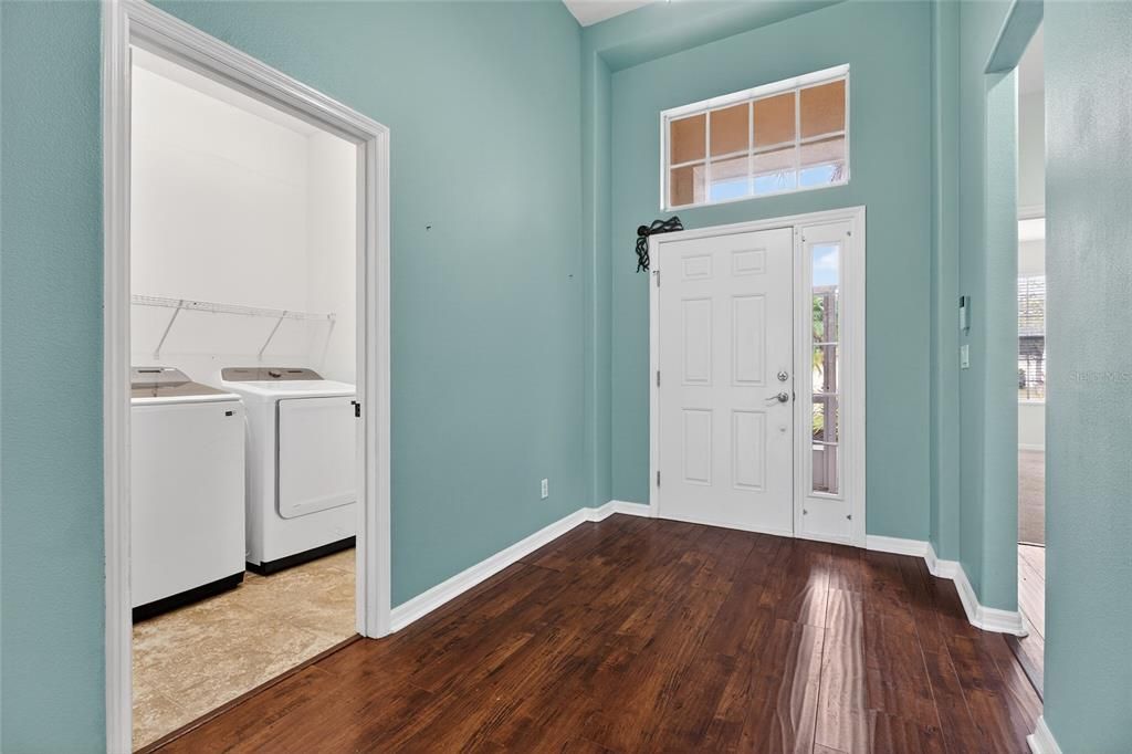 For Sale: $399,000 (3 beds, 2 baths, 1717 Square Feet)