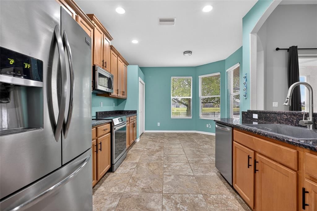 For Sale: $399,000 (3 beds, 2 baths, 1717 Square Feet)