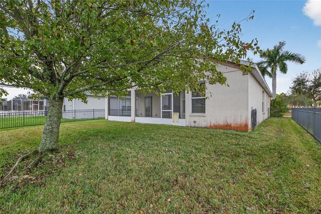 For Sale: $399,000 (3 beds, 2 baths, 1717 Square Feet)