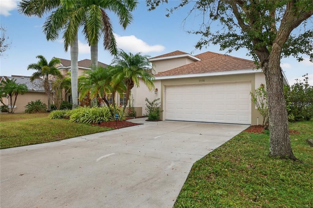 For Sale: $399,000 (3 beds, 2 baths, 1717 Square Feet)