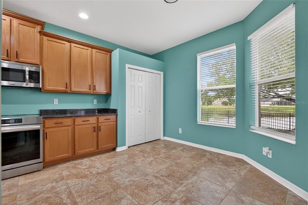 For Sale: $399,000 (3 beds, 2 baths, 1717 Square Feet)