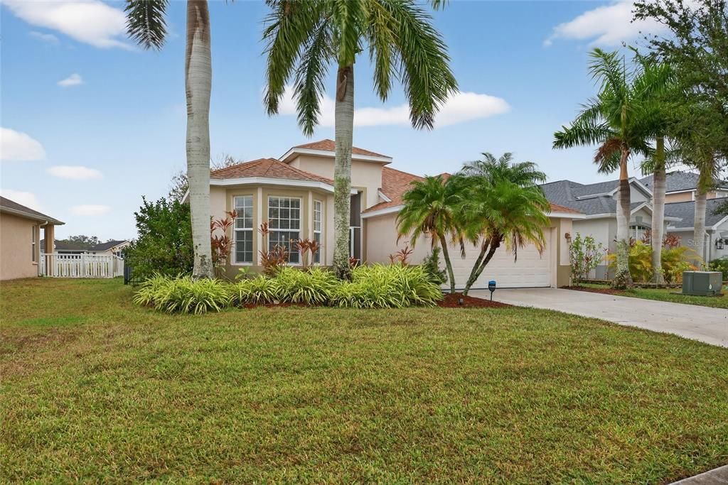 For Sale: $399,000 (3 beds, 2 baths, 1717 Square Feet)