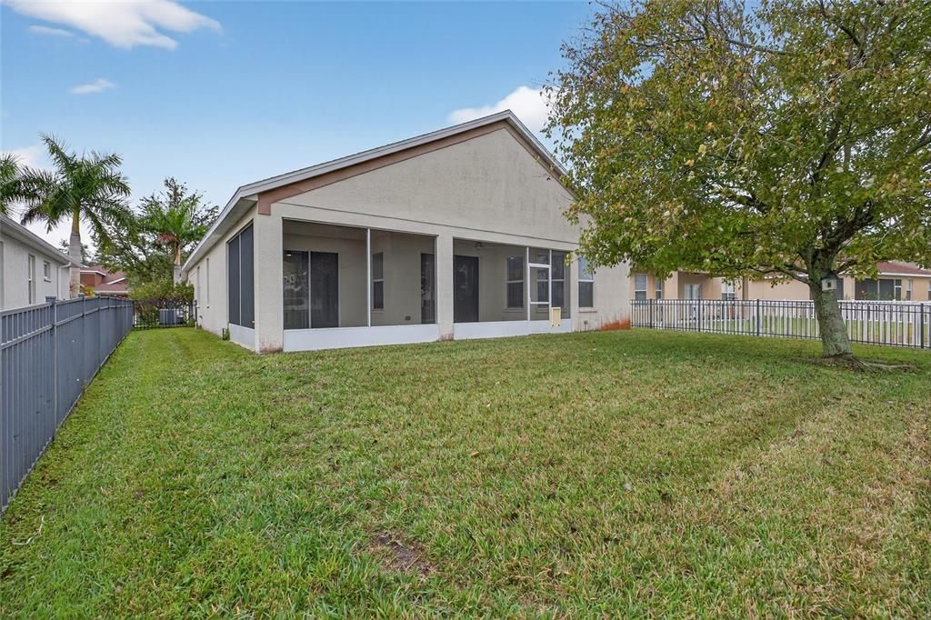 For Sale: $399,000 (3 beds, 2 baths, 1717 Square Feet)